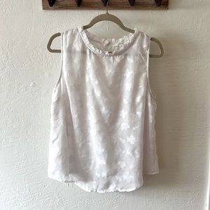 Fun2Fun sleeveless white blouse in size L